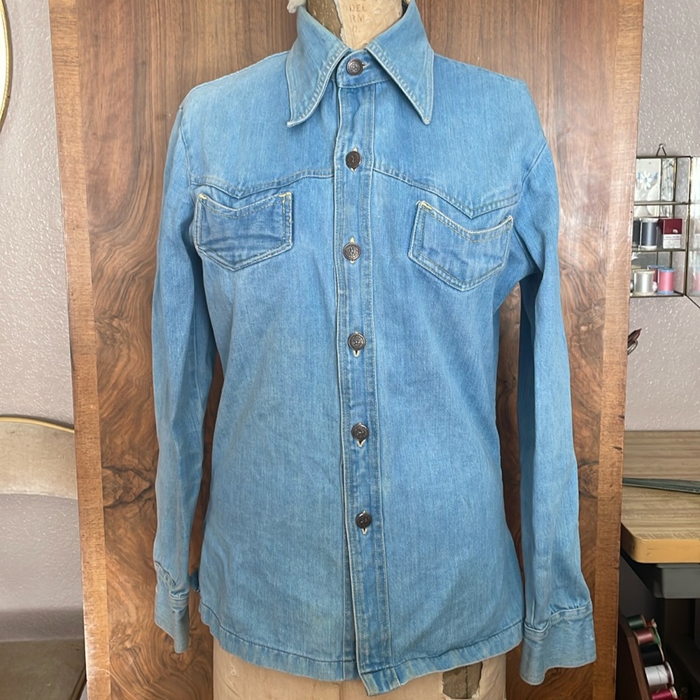 Vintage denim cowboy button down branded lion